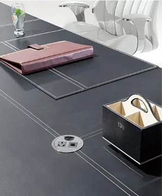 Produktbild von Moderner Eckschreibtisch aus MDF und Edelstahl in neutraler Farbe
