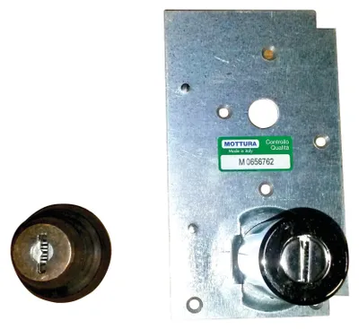 Image de Cylindre double pompe pour serrure 448 50 droite - MOTTURA - 91295D500