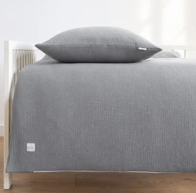Produktbild von MUSSELIN Kinder Bettwäsche 100x135 + 40x60 cm Grau - 2-teilig, 100% Baumwolle, weich & atmungsaktiv für 60x120 & 70x140 Kinderbetten LOOLAY