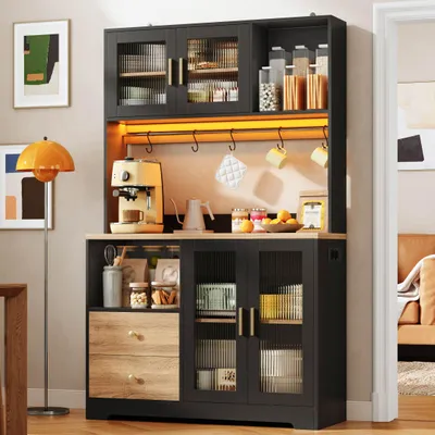 Immagine prodotto di Mobiletto alto da 178 cm, con illuminazione a LED, presa di corrente, vetrina in vetro, ripiano per bottiglie di vino, colore nero con piano di lavoro effetto legno.