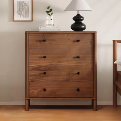 Produktbild von Kommode APOANA mit 4 Schubladen aus Massivholz in Kastanien Finish - Holzkommode skandinavisch, Schubladenschrank mit Stauraum, Schlafzimmerkommode im Landhausstil