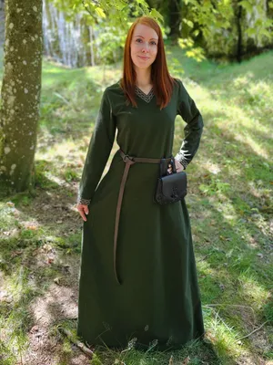 Produktbild von Mittelalter Kleid langarm Grün, mit Borte "Sigyn" M
