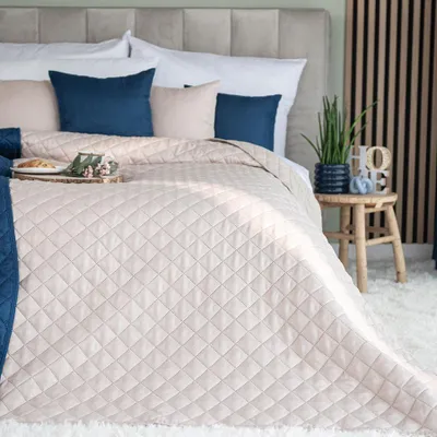 Produktbild von HERRINGBONE Tagesdecke Hellbeige 170x210 cm - Eleganz in Ihrem Schlafzimmer