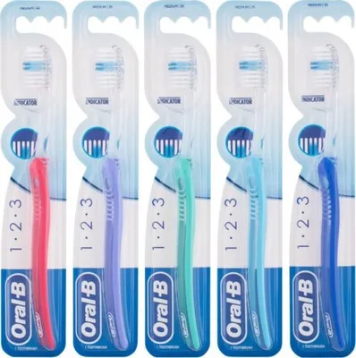 Obrázek produktu pro Oral-B, 1.2.3 Indicator zubní kartáček, střední, 1 ks (VÝROBEK Z NĚMECKA)