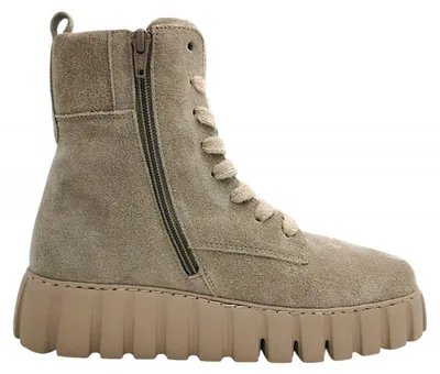 Imagen del producto de Botas de cordones beige de la marca Gabor, ideales para uso casual