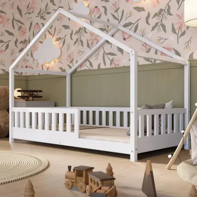Produktbild von Crazy Pine Hausbett 160x80 cm – Kinderbett aus Naturholz in Weiß – Bodenbett mit Höhenverstellbaren Beinen und Abnehmbarer Barriere - Crazy House