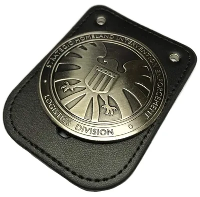 Immagine prodotto di Distintivo S.H.I.E.L.D. con supporto in pelle