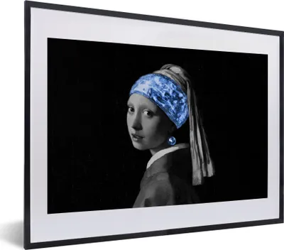Produktbild von MuchoWow® Gerahmtes Poster Das Mädchen mit dem Perlenohrring - Vermeer - Blau 40x30 cm - Poster mit Schwarzem Bilderrahmen Wandposter Rahmen Foto Bilder - Bilderrahmen - Poster im Rahmen