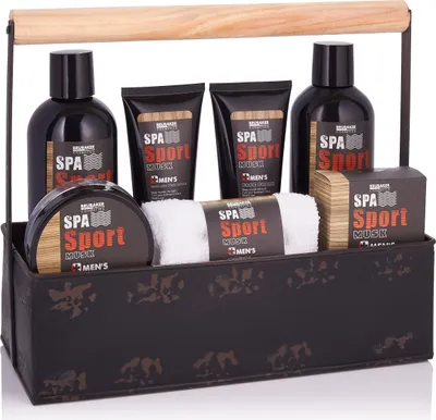 Produktbild von BRUBAKER Cosmetics Spa Sport Pflegeset für Männer mit Duschgel, Schaumbad, Gesichtscreme, Peeling, Körperlotion, Seife + Waschlappen in Werkzeugkasten