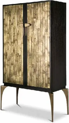 Image de Casa Padrino Designer Armoire Bar Marron Foncé / Or / Laiton 100 x 46 x H. 166 cm - Armoire en bois massif avec 2 portes - Meubles de Salon - Meubles d'Hôtel - Collection Luxe