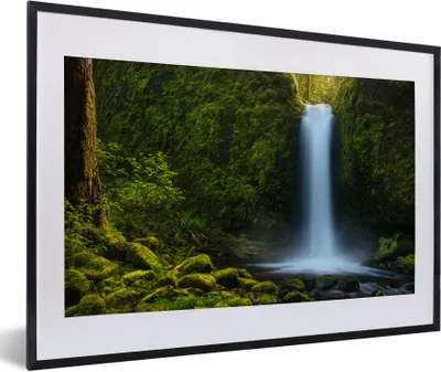 Produktbild von MuchoWow® Gerahmtes Poster Dschungel - Wasserfall - Natur 60x40 cm - Poster mit Schwarzem Bilderrahmen Wandposter Rahmen Foto Bilder - Schlafzimmer - Plakat in Rahmen - Drucken