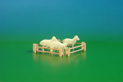 Produktbild von Holzfiguren Schafe mit Zaun Höhe 2,5cm NEU