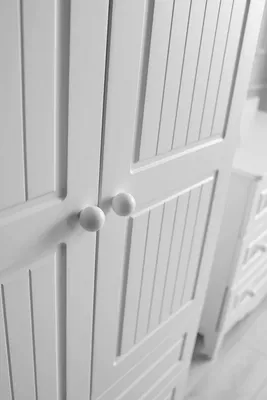 Immagine prodotto di Armadio Elegante Tre ante Cassetti Design senza tempo Mobili eleganti