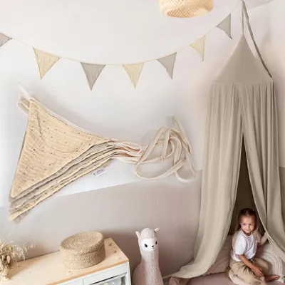 Imagen del producto de Guirnalda de banderines beige claro y crema con aplique dorado - De tela, 3 m
