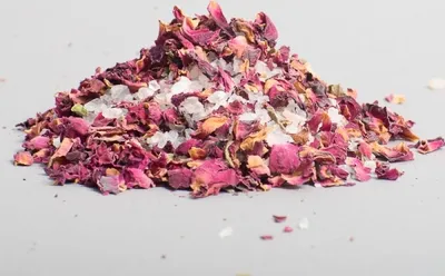 Produktbild von Rosenblüten geschnitten - essbare Rosen Blüten getrocknet - Gewürz - Tee - 30g