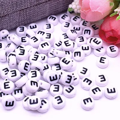 Produktbild von Buchstaben Perlen, 30 Stück, 4x7 mm, weiß mit schwarz, rund, Buchstabe E