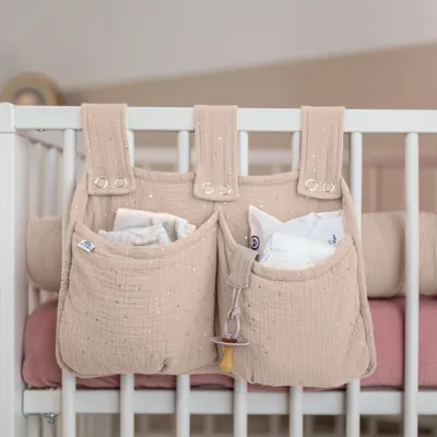 Productafbeelding van Bedtas Zachtroze met goudapplicatie - bedorganizer voor kinderbed
