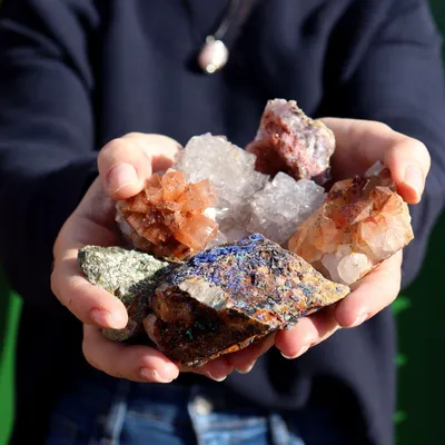 Productafbeelding van Mineraalmonsters - Chalcopyriet (ongeveer 80 stuks)