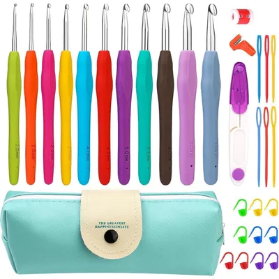 Productafbeelding van Hakennaalden set, 32-delig, met ergonomische handgrepen, geschikt voor mensen met artritis. Bevat 11 maten van 2-7 mm, inclusief accessoires, in een blauwe etui