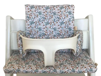 Productafbeelding van Vlekbestendig kussen voor kinderstoel met bloemenprint