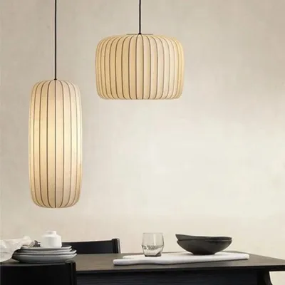 Immagine prodotto di Lampada a sospensione in seta e metallo - Diametro 42 cm, altezza 25 cm - Attacco E27 - Design moderno e minimalista