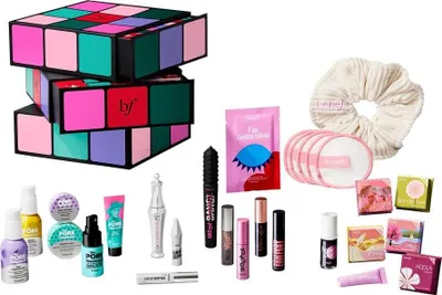 Produktbild von Benefit Glam Cube Adventskalender 2025 – 24 Beauty-Überraschungen