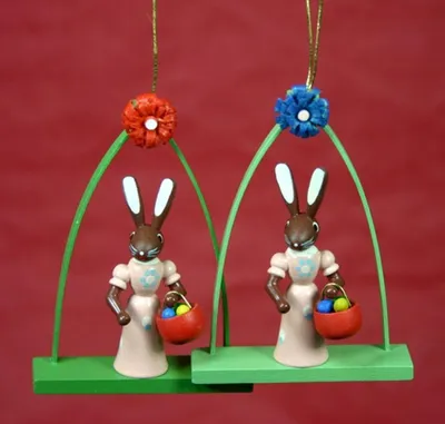 Produktbild von Osterdekoration Häsin im Bogen bunt Strauchbehang Höhe 8cm NEU