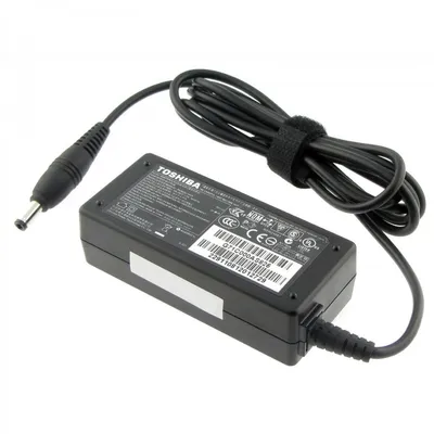 Produktbild von Toshiba 45 W Wechselstromadapter - 45 W - 19 V DC - 2,37 A