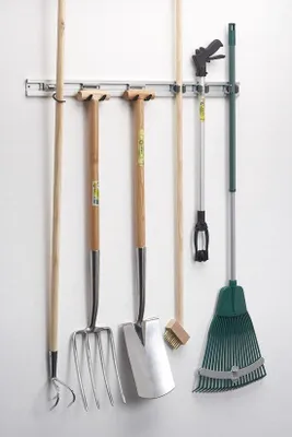 Obrázek produktu pro Držák na zahradní nářadí 800 mm – snadná montáž – montáž na zeď – zahradní nářadí