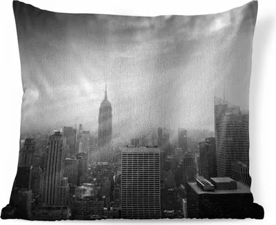 Produktbild von MuchoWow® Zierkissen Sofakissen Wohnzimmer Dekokissen 45x45 cm Schnee in New York schwarz und weiß - Schlafpolster - Polster für das Sofa