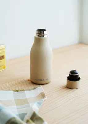 Produktbild von BOTTLE STUDIO - Thermoflasche aus Edelstahl in verschiedenen Größen