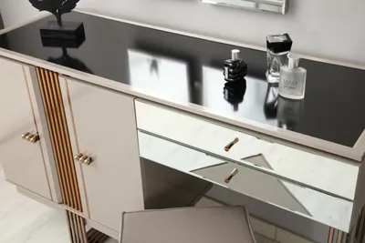 Produktbild von Perfekte Schlafzimmer Set Bett 2x Nachttische Kleiderschrank Schminktisch