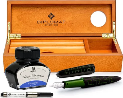 Produktbild von Füllhalter Set Diplomat Elox Matrix schwarz-grün mit Schreibtinte und Stiftetui aus Kirschholz