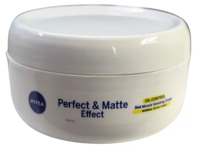 Obrázek produktu pro MATUJÍCÍ KRÉM NA OBLIČEJ S VITAMÍNEM C PRO MASTNOU PLEŤ NIVEA PERFECT & MATTE, 50 ml