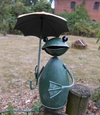Produktbild von Zaunfigur Zaunhocker Gartendeko Frosch mit gelbem Schirm geöffnet