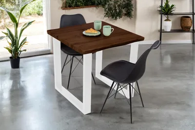 Produktbild von Esstisch Baumkante Holz-Optik Nussbaum 80 x 80 U-Gestell weiß JOSY, KI-generiertes Bild