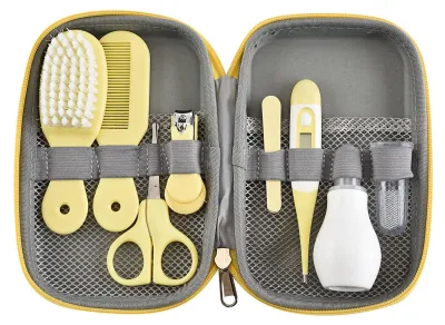 Image de Kit de soins pour bébé avec produits de soins essentiels