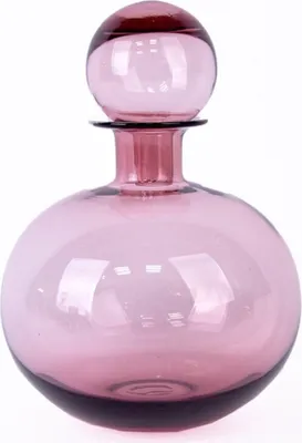 Zdjęcie produktu dla Dekoracyjna szklana karafka Schäfer - Stylowa szklana butelka do napojów i jako dekoracja stołu 28 cm jagodowa