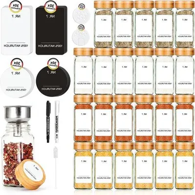 Produktbild von Famanu Set von 24 Kräutertöpfen - quadratischer Holzdeckel - Streueinsatz - schwarze und weiße Aufkleber - Silikontrichter