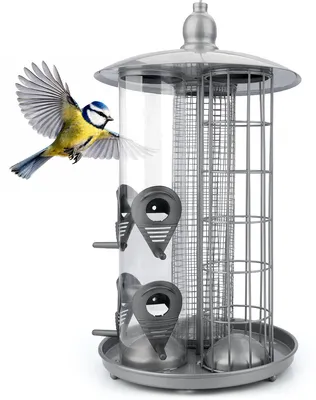 Produktbild von WILDLIFE HOME Vogelfutterstation 3-in-1 Metall – Für Meisenknödel, Nüsse & Körnerfutter – Wetterfeste Futtersäule mit Auffangschale & Sitzstangen – Für Garten & Balkon