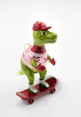 Produktbild von Sass & Belle Dinosaurier auf Skatboard Weihnachtsschmuck Christbaumschmuck