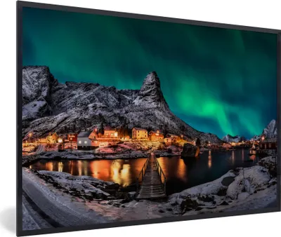 Produktbild von MuchoWow® Gerahmtes Poster Nordlicht - Island - Schnee - Dorf - Grün - Berge 60x40 cm - Poster mit Schwarzem Bilderrahmen Wandposter Rahmen Foto Bilder - Printing - Wanddeko Schlafzimmer