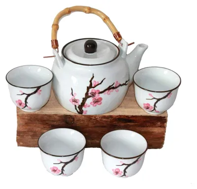 Produktbild von Teeset Kirschblüte – Sakura – aus weißer Keramik, 5-teilig im Geschenkkarton