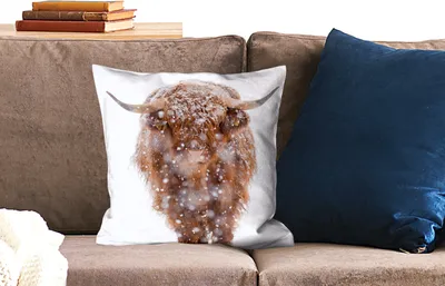 Produktbild von MuchoWow® Zierkissen Sofakissen Wohnzimmer Dekokissen 45x45 cm Schottisches Hochlandrind - Kuh - Schnee - Schlafpolster - Polster für das Sofa