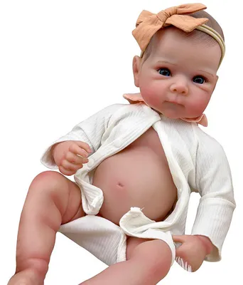 Produktbild von 45 Cm Große, Vollglänzende Weibliche Puppe, Blaue Augen, Gemaltes Haar, Geklebte Wimpern, Weißer Langarmbody + Hellrosa Haarband Mit Schleife, Realistische Puppenfigur.