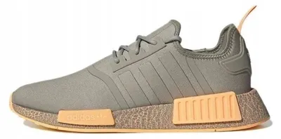 Produktbild von Adidas NMD_R1 Schuhe aus Strickgewebe mit Boost-Zwischensohle, Grau und orangefarbenen Akzenten