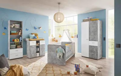 Produktbild von Babyzimmer Matino 4 teilig Komplett Set in Beton hell und Weiß mit Kleiderschrank, Babybett inkl. Lattenrost, Wickelkommode, Standregal