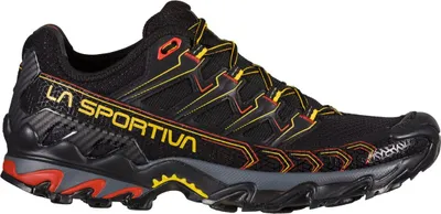 Trailrunning-Schuh "Ultra Raptor II" von La Sportiva in Schwarz mit roten und gelben Akzenten.