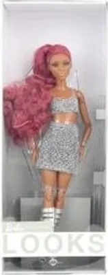 Zdjęcie produktu dla W pełni przegubowa lalka Barbie Signature Looks (rude włosy)