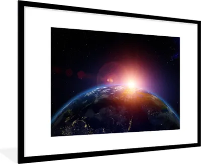 Produktbild von MuchoWow® Gerahmtes Poster Sonnenaufgang aus dem Weltraum 90x60 cm - Poster mit Schwarzem Bilderrahmen Wandposter Rahmen Foto Bilder - Wanddekoration - Fotos